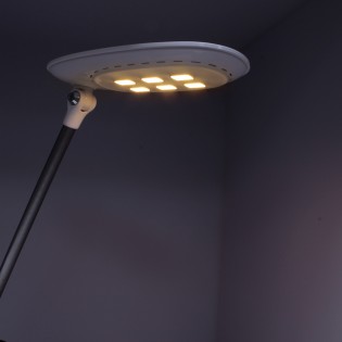 Oreon CCT LED Flexo mit Lautsprecher und USB (10W)
