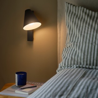 Wall Lamp with USB Wilmer