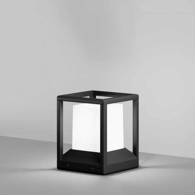 Outdoor pedestal lamp Trim II