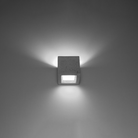 Tolu cement wall light