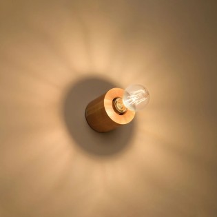 Wall light Lion, natural wood