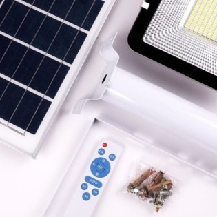 Farola LED Solar-Control Remoto- Dimable- Panel: 6V 200W BaterÃ­a: 3,2V 20000MaH