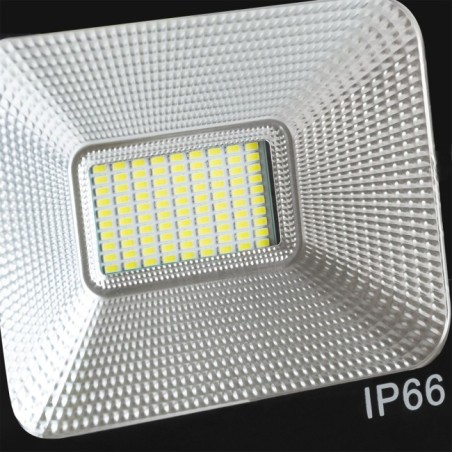 Foco Proyector LED 50W 5.000Lm 6000ÂºK Solar Sensor 50W + Control Remoto Panel 6V/15W 40.000H