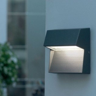 Freyr LED Outdoor Wall Lamp (6W)