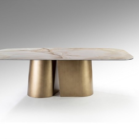 Dining Table Numa