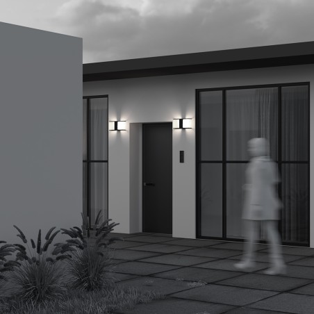 Floeva Outdoor Wall Lamp