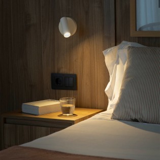 Stan Slim Wall Lamp with Switch