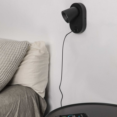 Aplique orientable con USB Corb